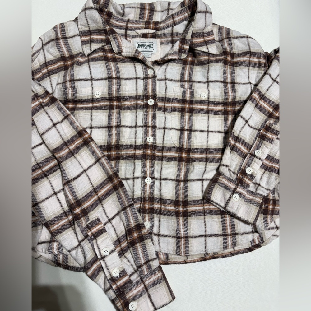 NWOT American Eagle Outfitters Cream and Brown Cropped Flannel